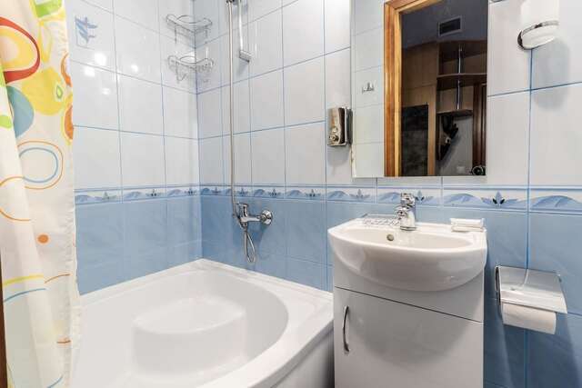 Апартаменты Chornovola blue apartment Львов-22